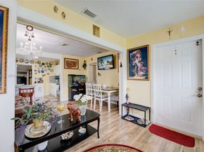 1911 NW 52nd St, Miami FL 33142