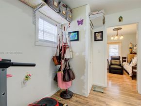 1911 NW 52nd St, Miami FL 33142