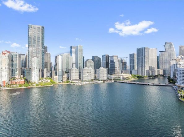 905 Brickell Bay Dr 931, Miami FL 33131
