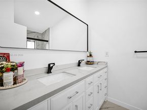 19252 NW 65th Ct, Hialeah FL 33015
