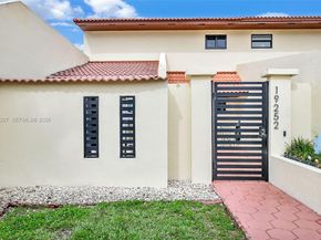 19252 NW 65th Ct, Hialeah FL 33015