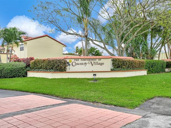 19252 NW 65th Ct, Hialeah FL 33015