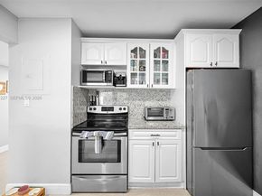 19252 NW 65th Ct, Hialeah FL 33015