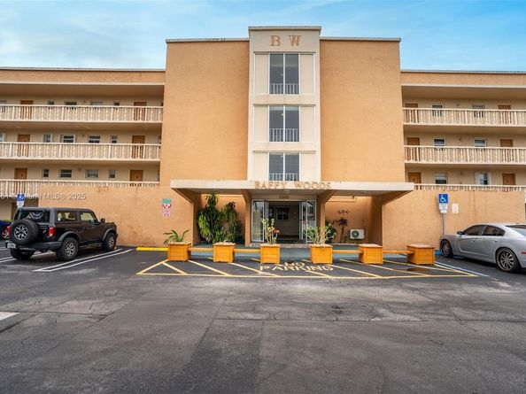 5100 SW 90th Ave 302, Cooper City FL 33328