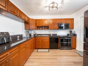 5100 SW 90th Ave 302, Cooper City FL 33328