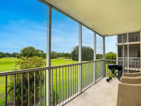 5100 SW 90th Ave 302, Cooper City FL 33328
