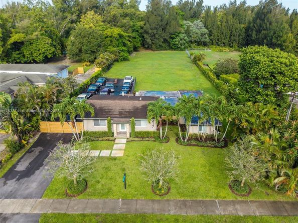 217 E Acre Dr, Plantation FL 33317
