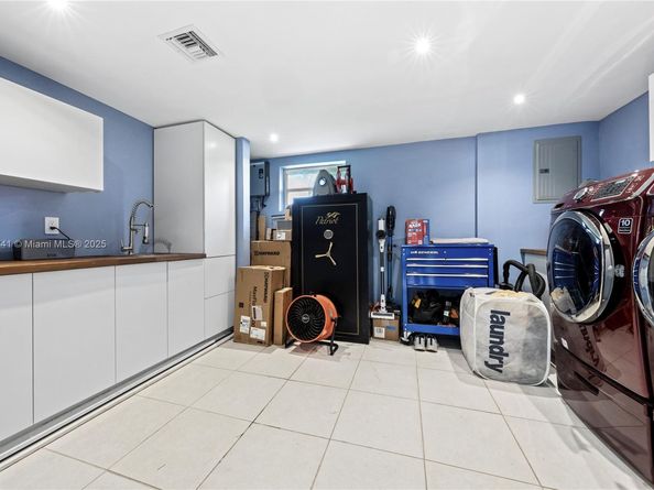 217 E Acre Dr, Plantation FL 33317