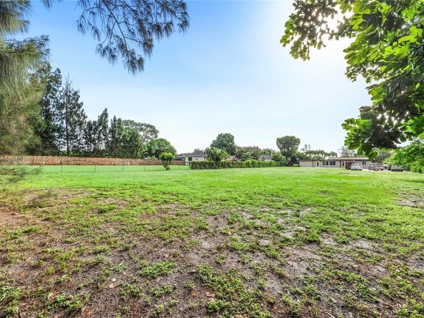 217 E Acre Dr, Plantation FL 33317