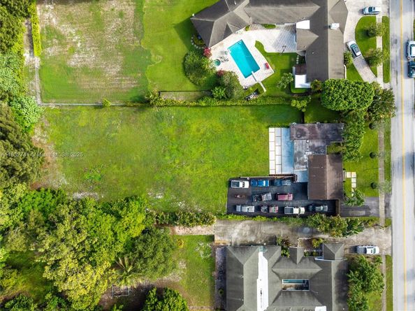 217 E Acre Dr, Plantation FL 33317