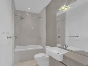 200 Biscayne Boulevard Way PH5402, Miami FL 33131