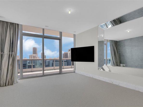 200 Biscayne Boulevard Way PH5402, Miami FL 33131