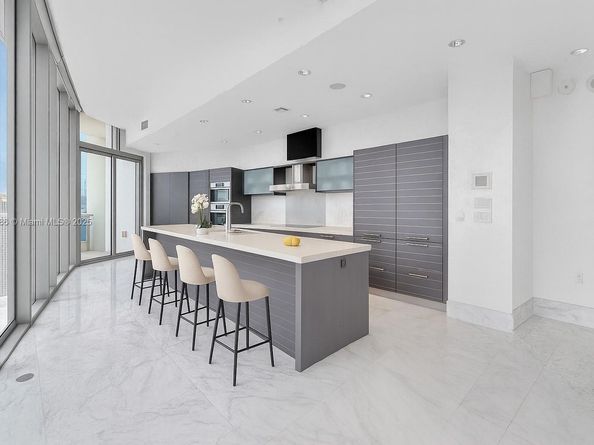 200 Biscayne Boulevard Way PH5402, Miami FL 33131
