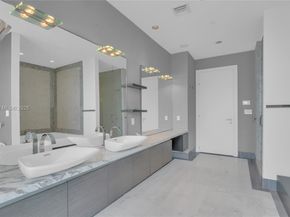200 Biscayne Boulevard Way PH5402, Miami FL 33131