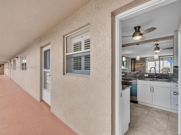 201 SE 11th Ter 303, Dania Beach FL 33004