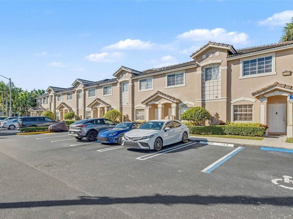 5719 NW 114th Ct 105, Doral FL 33178