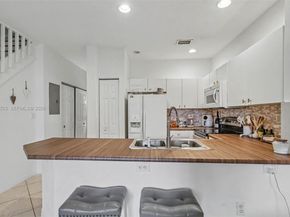 5719 NW 114th Ct 105, Doral FL 33178