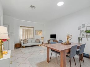 5719 NW 114th Ct 105, Doral FL 33178