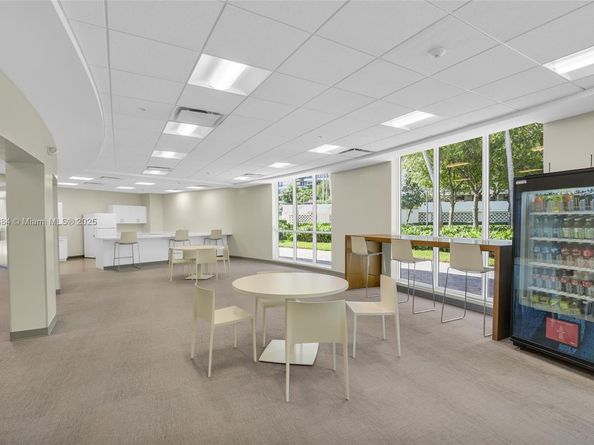 2500 Parkview Dr 2411, Hallandale Beach FL 33009