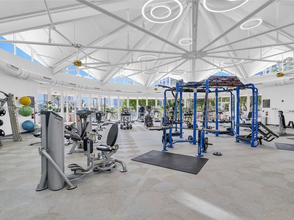 2500 Parkview Dr 2411, Hallandale Beach FL 33009