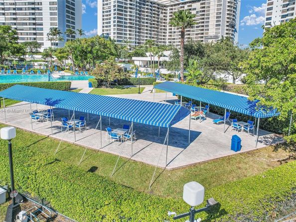 2500 Parkview Dr 2411, Hallandale Beach FL 33009