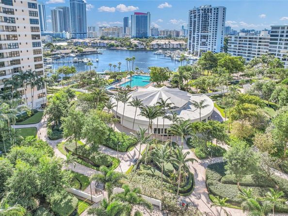 2500 Parkview Dr 2411, Hallandale Beach FL 33009