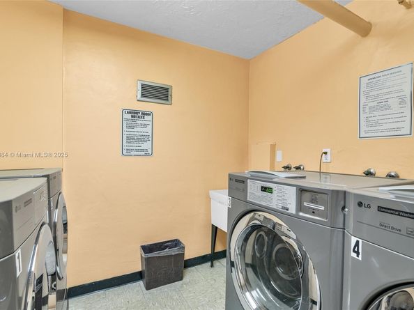 2500 Parkview Dr 2411, Hallandale Beach FL 33009