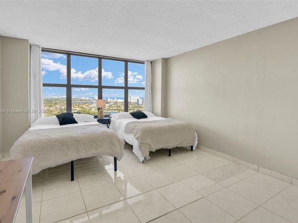 2500 Parkview Dr 2411, Hallandale Beach FL 33009