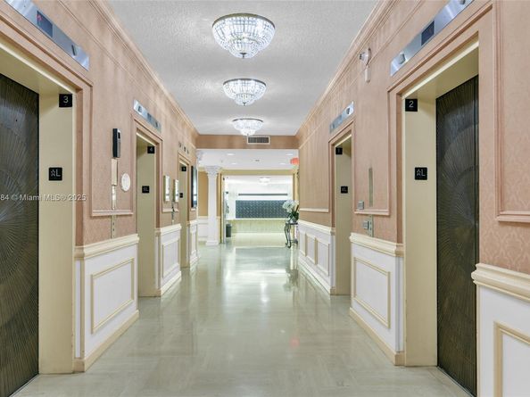 2500 Parkview Dr 2411, Hallandale Beach FL 33009