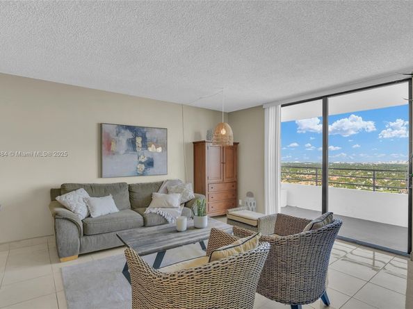 2500 Parkview Dr 2411, Hallandale Beach FL 33009