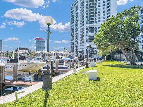 2500 Parkview Dr 2411, Hallandale Beach FL 33009