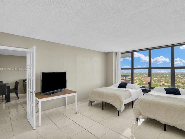 2500 Parkview Dr 2411, Hallandale Beach FL 33009