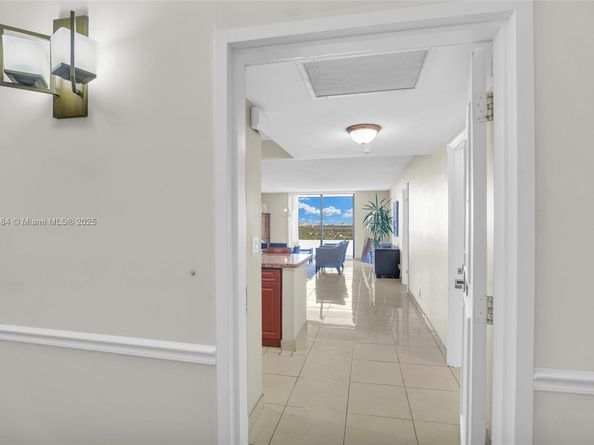 2500 Parkview Dr 2411, Hallandale Beach FL 33009