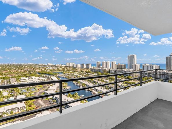 2500 Parkview Dr 2411, Hallandale Beach FL 33009