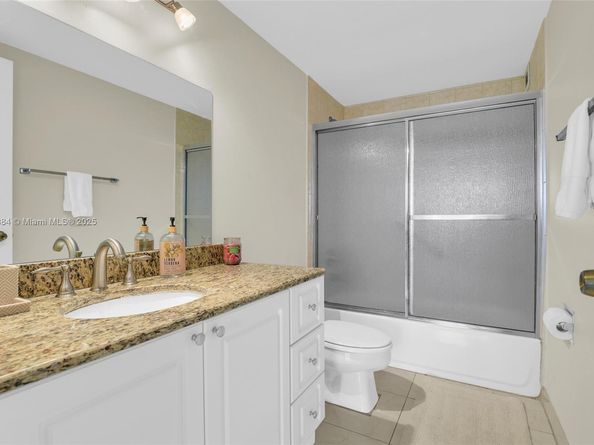 2500 Parkview Dr 2411, Hallandale Beach FL 33009