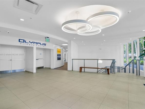 2500 Parkview Dr 2411, Hallandale Beach FL 33009