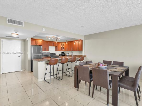 2500 Parkview Dr 2411, Hallandale Beach FL 33009