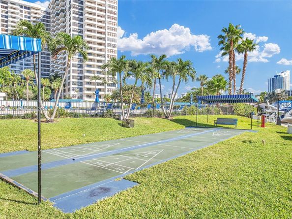 2500 Parkview Dr 2411, Hallandale Beach FL 33009