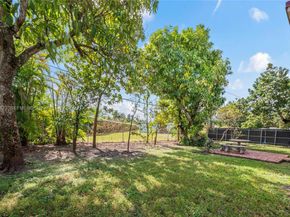 9730 SW 44th St, Miami FL 33165