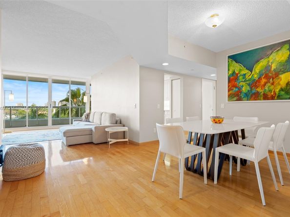 21205 Yacht Club Dr 707, Aventura FL 33180