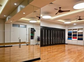 21205 Yacht Club Dr 707, Aventura FL 33180