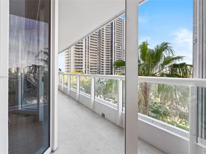 21205 Yacht Club Dr 707, Aventura FL 33180