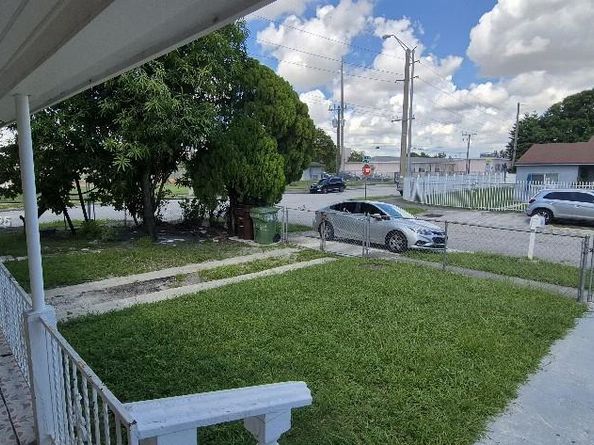 610 E 6th Pl, Hialeah FL 33010
