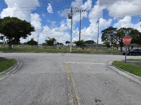 610 E 6th Pl, Hialeah FL 33010