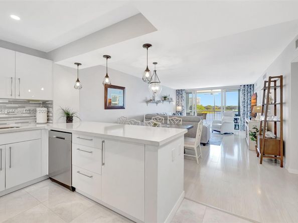 3091 N Course Dr 305, Pompano Beach FL 33069