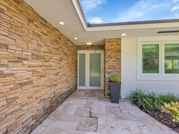 10110 SW 66th St, Miami FL 33173