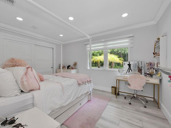 10110 SW 66th St, Miami FL 33173