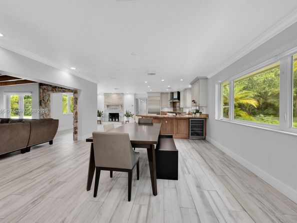 10110 SW 66th St, Miami FL 33173