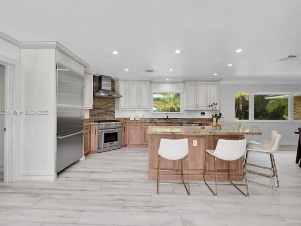 10110 SW 66th St, Miami FL 33173