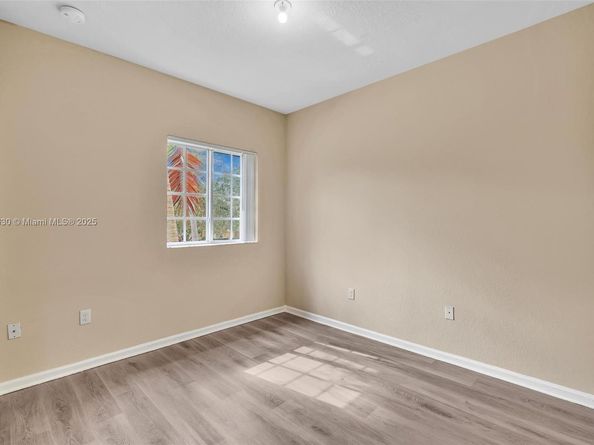 3226 NW 31st Ter, Oakland Park FL 33309